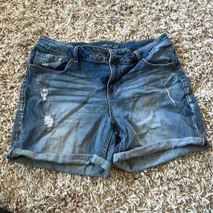 Maurice’s medium wash shorts